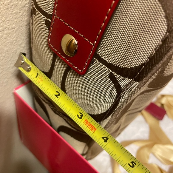 NWT Coach mint condition Zoe khaki/red Hobo bag with gift packaging - Picture 8 of 13